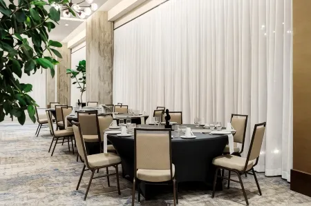 Holiday Inn & Suites Nashville Downtown - Broadway