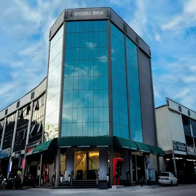 Luscious Hotel Hotels near Arulmigu Sri Maha Karumari Kulathambal Temple Simpang Ampat , Seberang Perai