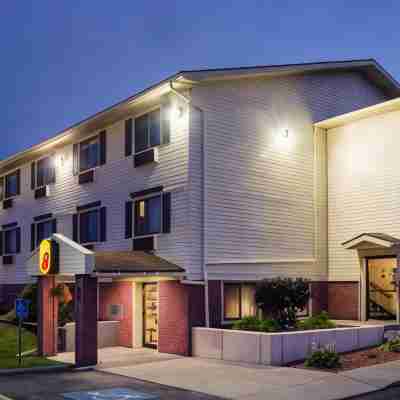Super 8 by Wyndham Massena NY Hotel Exterior