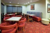 햄프턴 인 록퍼드