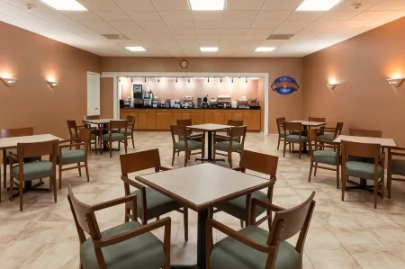 Baymont by Wyndham Salem Roanoke Area Отели рядом с достопримечательностью «Парк Риверсайд»