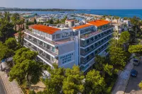 Palmyra Beach Hotel - parking