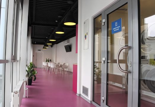 도심에 위치한 아파트먼트 대표 이미지