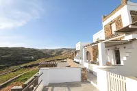 Enea by TinosHost Hotels near NISSOS Cyclades Microbrewery