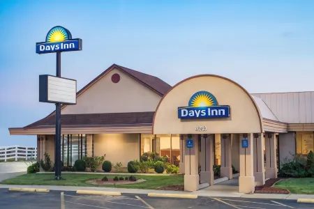 Days Inn by Wyndham Grove City Columbus South