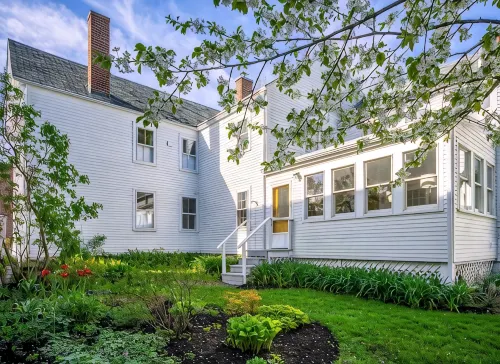 The Sailmaker's House - Parking