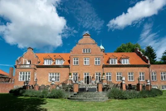 Sauntehus Castle Hotel