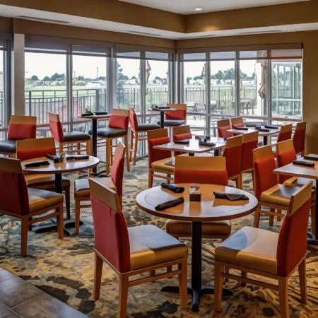 DoubleTree by Hilton West Fargo Sanford Medical Center Area