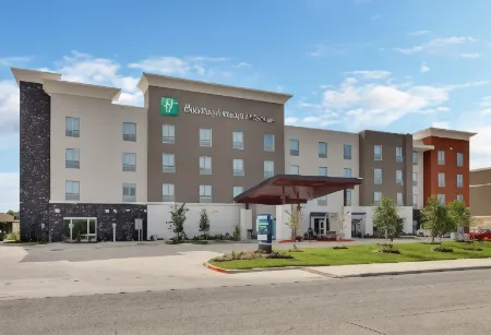 Holiday Inn Express & Suites PLANO - THE COLONY by IHG