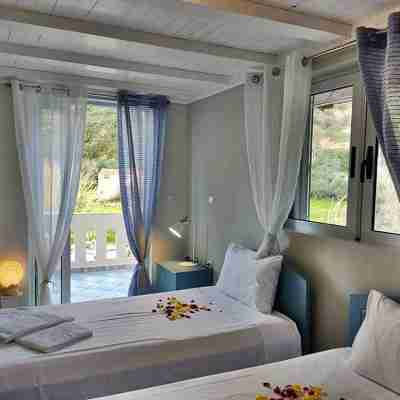 House Just on the Beach -Included 2 Canoe and 2 Bicycles Rooms