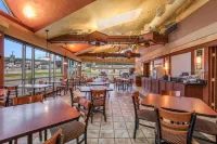 AmericInn & Suites By Wyndham Baraboo Event Center - 2-Sterne