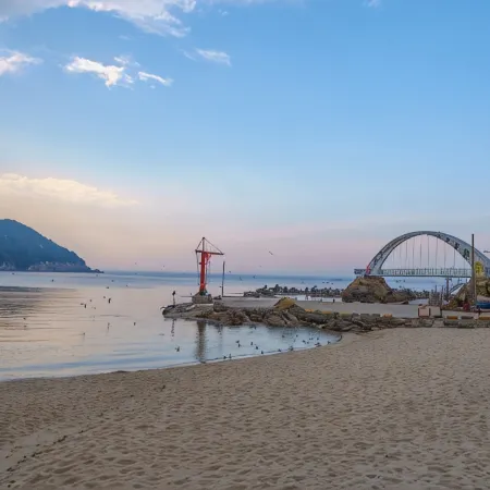 Samcheok Seaside Bed and Breakfast (Yonghwa Beach, Marine Cable Car, Marine Rail Bike)