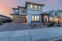 The Residence on Avalon - A Corporate Retreat and Customized Stay!