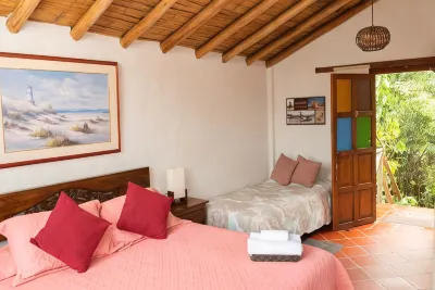 Hostal Renacer Hotel a 