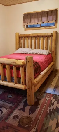 Cozy 1-bedroom apartment in serene Grand Marais. Sleeps 4