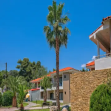 Lagomandra Beach Hotel