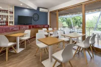 桑特貝斯特韋斯特Sure酒店 - 停車場