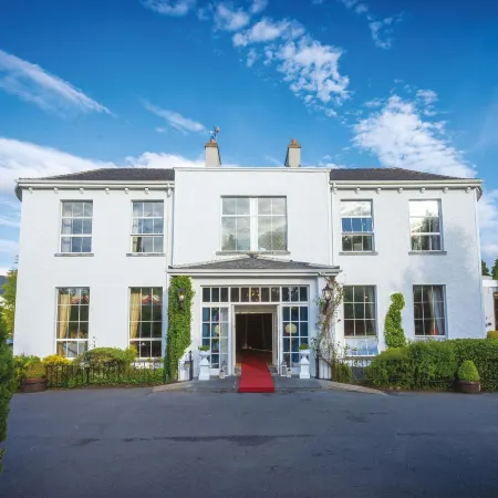 Castle Oaks House Hotel
