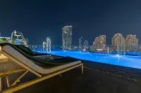 卡薩皇家度假屋 - 杜拜碼頭 - 無邊際泳池