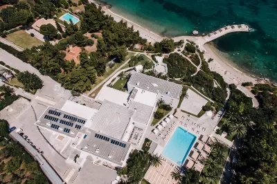 Brown Beach Chalkida Kosher Resort, a Member of Brown Hotels Hotel di 