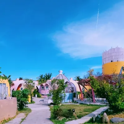 HI-BI Outer space House B&B Отели рядом с достопримечательностью «Пляж Байша»
