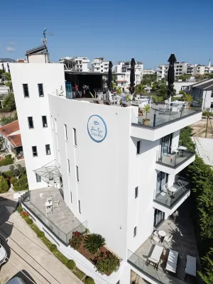 Blue Eye Hotel
