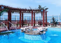 Arcadia International Hotel - Swimmingpools