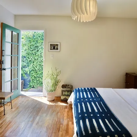 Fully Remodeled Charming 3Bed+ 2Bath Bungalow in Iconic Venice Beach.