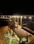 Charming Cottage with Jacuzzi, Fire Pit and Access to Nearby Lakes!