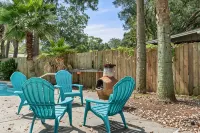 Coastal Comfort~3 BR Home w/Pool~Sleeps 9~Near Pensacola Beach