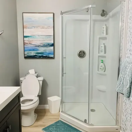 HOT TUB & New Stylish Saratoga County Efficiency Hotels in Halfmoon