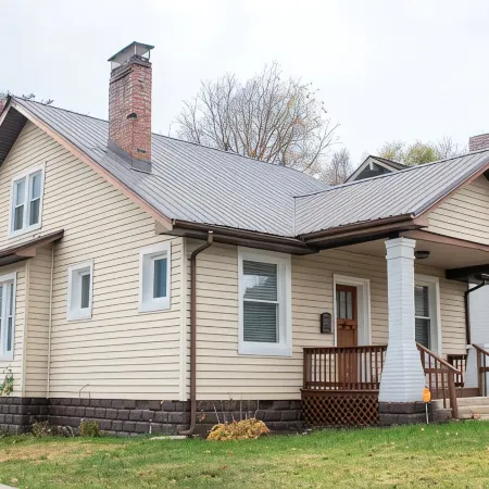 Cozy Cottage within walking distance of downtown!