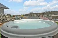 Portage Lakes Retreat - 3 BR Lakefront Home with Hot Tub