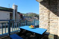 Muju IC Pension - Homestays