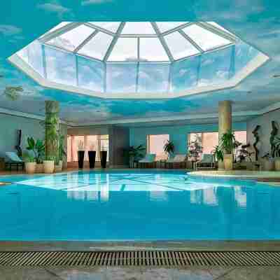 Premium SA at 4 Seasons Hotel Fitness & Recreational Facilities