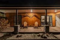 Galaxy 3BR Modern Home with Fireplace Outdoor Spa Hotels in 