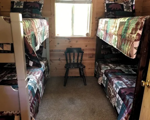 Welcoming off  Grid 2-bedroom Cabin in Skanee. On the Big Huron River Fish camp! Hotels in Arvon Township