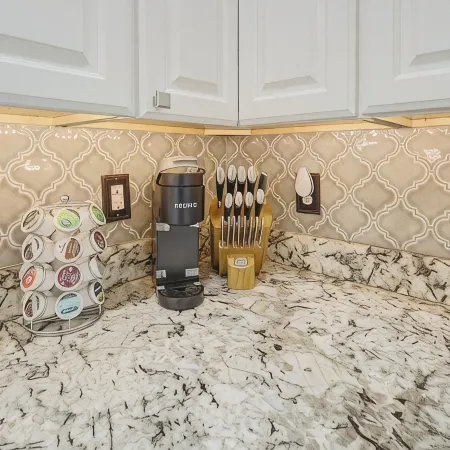 Heated Pool - Sleeps 9 - Lake w/ Kayaks, Paddleboard - Games Galore