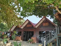 Melina Beach Resort