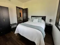 River Bluff Getaway– Upper  3BR/2BA Upper Level Unit with Gorgeous Deck Views Hotels in Allamakee County