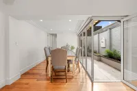 Stylish 3BR House(Parking)/ICC&DarlingHarbour-8min