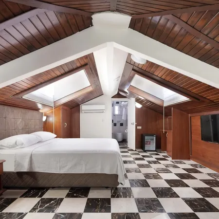 Castle Old Town Hotel