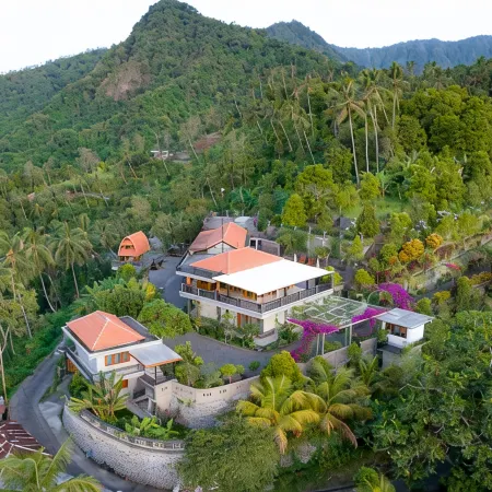 Rostika Hotel Sekumpul Отели рядом с достопримечательностью «Водопад Секумпул»