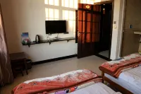 Chengjiang Ruiqi Inn - غرفة مطلة على الجبل
