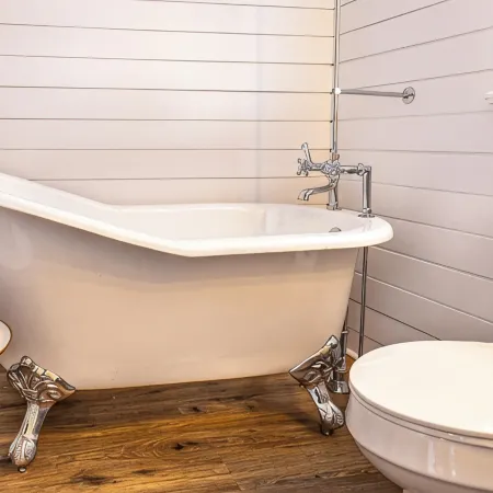 Stylish 2BR n Old Town Greenwood Отели в г. Джонсон