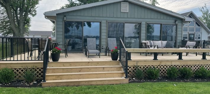 Memorable Vacation Awaits on Big Chapman Lake!  Sleeps 8!   Optional Pontoon! Hotels in Kosciusko County