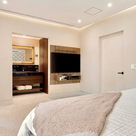 Romantic Zone Luxury Ocean-View Condo w/Rooftop Infinity Pool. Walk to Beach!