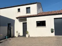 Modern house near the sea, 4 bedrooms Hôtels à : Brem-sur-Mer