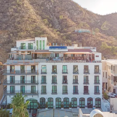 Morgan Hotel Boutique & Residences Отели рядом с достопримечательностью «Пляж Сольмар»
