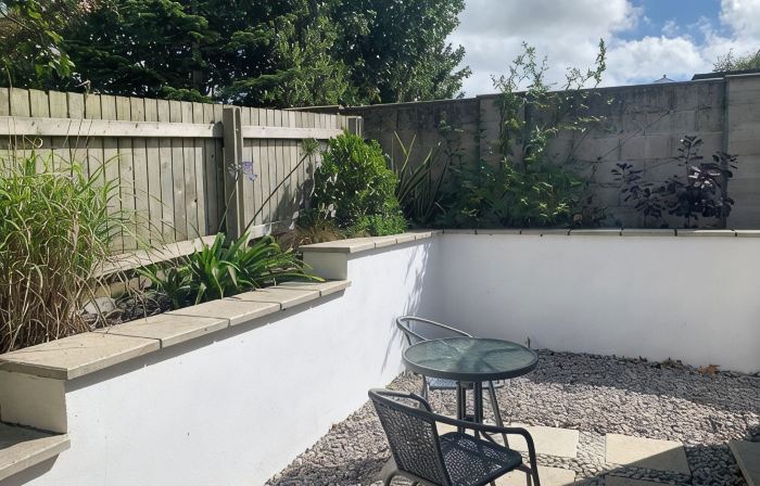 Trevone, Padstow-Modern Apartment minutes from sandy beach and SW coast path